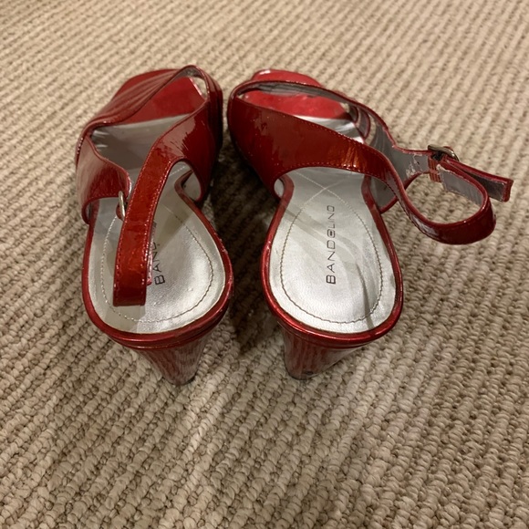Red Bandolino wedges - Picture 3 of 5
